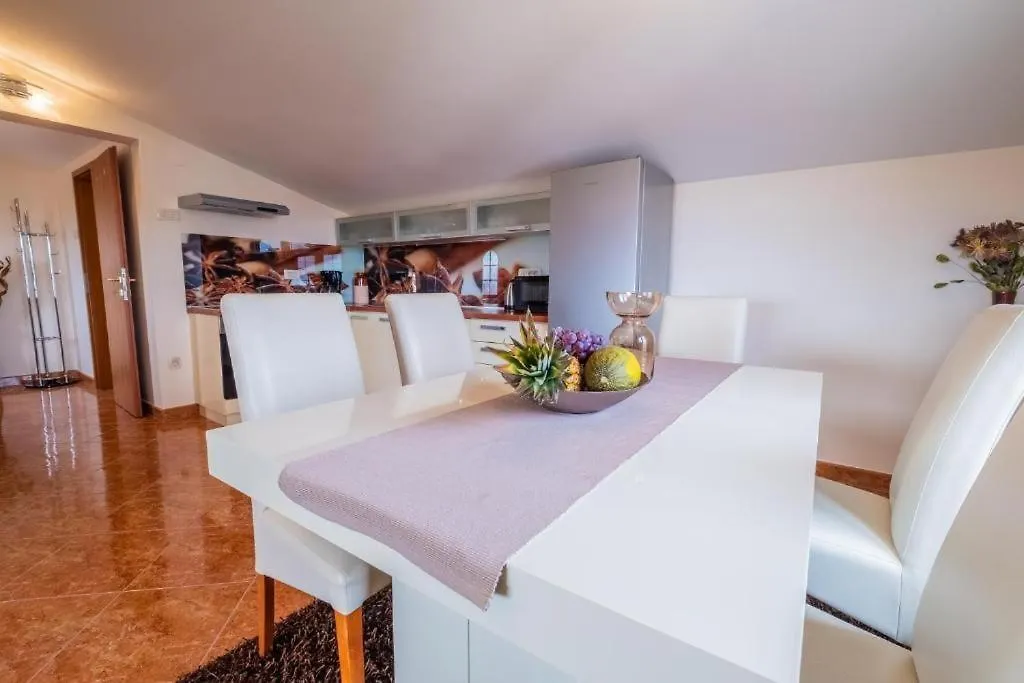 Apartments Laganini Novi Vinodolski